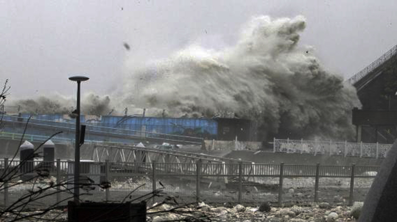 Тайфун Джеби: Япония переживает сильнейшим шторм за 25 лет